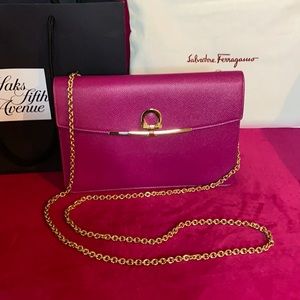 Salvatore Ferragamo Crossbody Pink NWT GOLD CHAIN